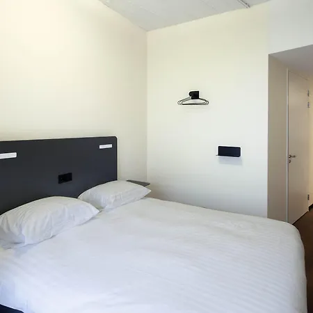 Готель Easyhotel Centre