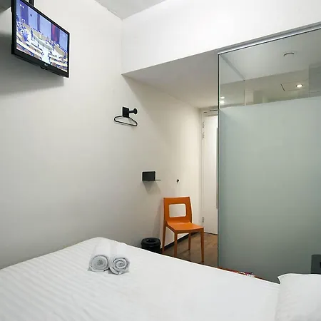 Готель Easyhotel Centre