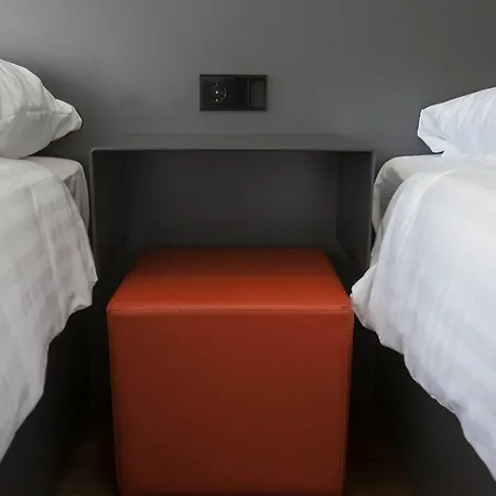 Easyhotel Centre Готель Роттердам