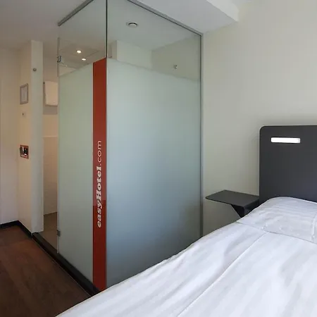 Easyhotel Centre Готель Роттердам