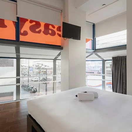 Easyhotel Centre Готель Роттердам