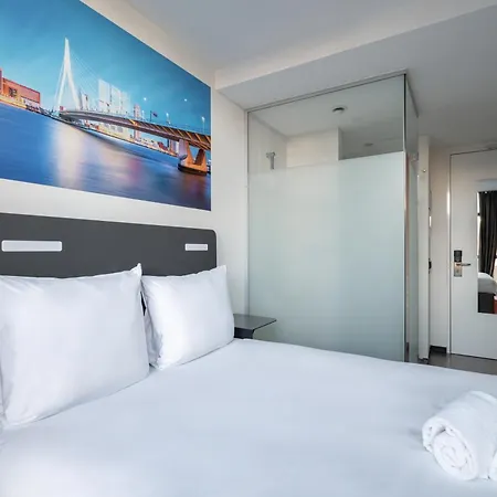 Готель Easyhotel Centre 2*